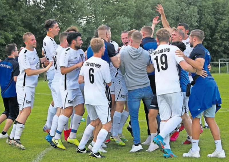 Irres Finish: FSV Bad Orb holt den Pott