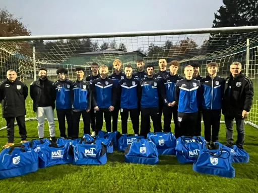 Neue Trainingstaschen für A-Junioren